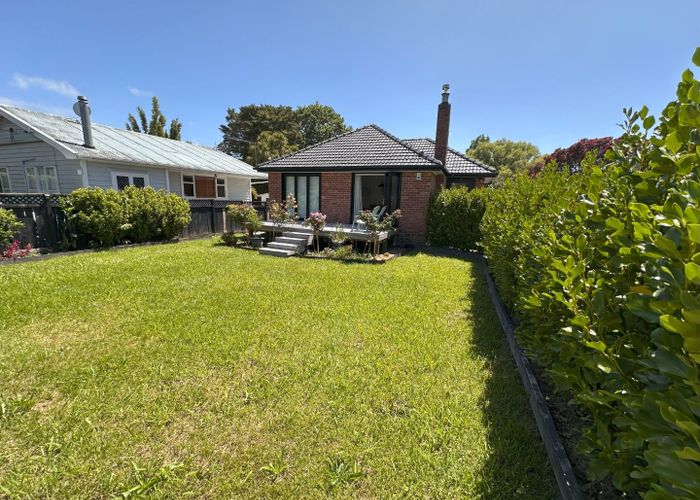  at 33 Northall Road, New Lynn, Waitakere City, Auckland
