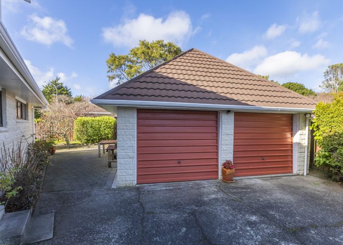  at 35 Walton Avenue, Waikanae