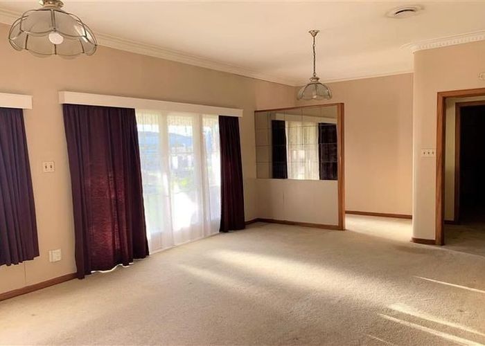  at 8 Gibbs Road, Manurewa, Manukau City, Auckland