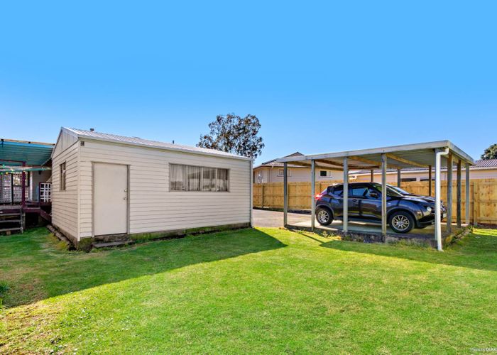  at 55 Parrs Cross Road, Henderson, Auckland