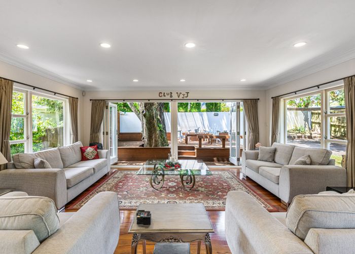 For sale 1/14 Maritime Terrace, Birkenhead, North Shore City