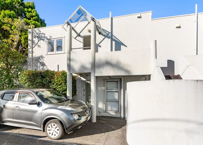  at 5/18 Parr Terrace, Castor Bay, North Shore City, Auckland