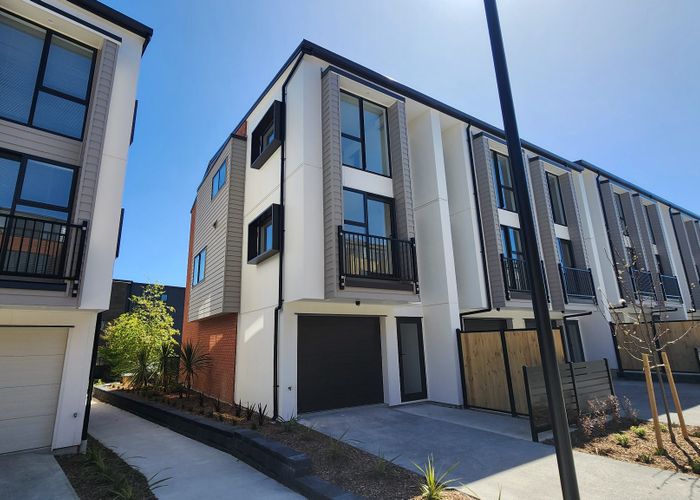  at 25 Falcon Crescent, Hobsonville, Waitakere City, Auckland