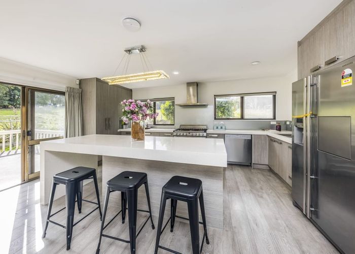 at 32 Gracechurch Drive, Flat Bush, Manukau City, Auckland