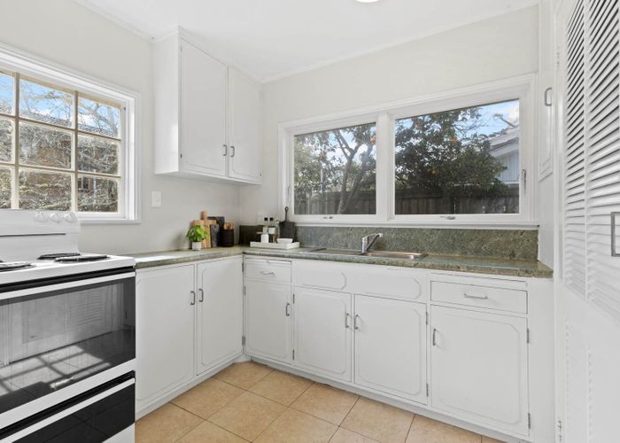  at 2/12 Booker Place, Weymouth, Manukau City, Auckland