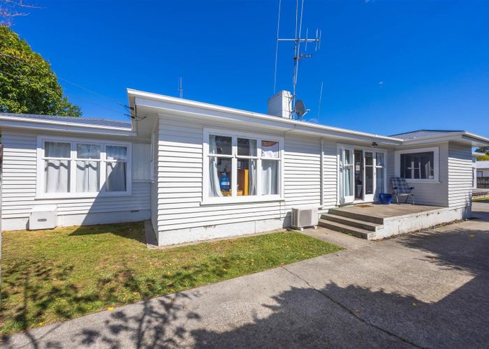  at 4 Mount View Road, Melville, Hamilton