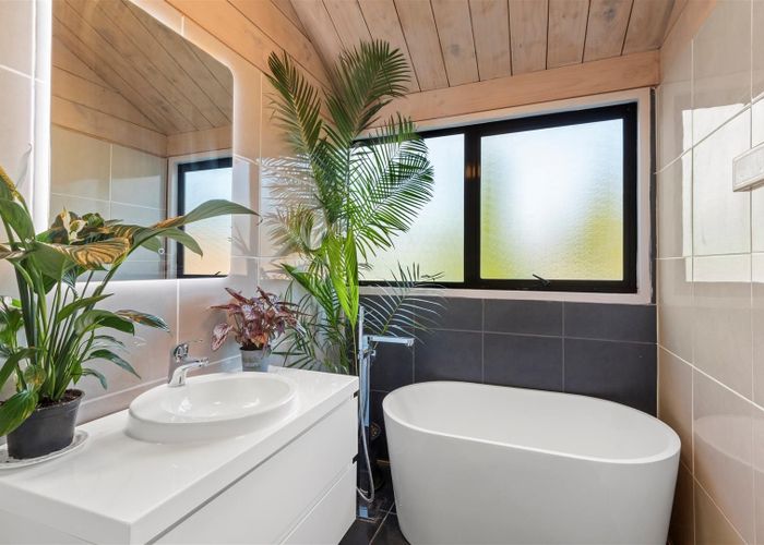  at 7 Spruce Place, Totara Heights, Auckland