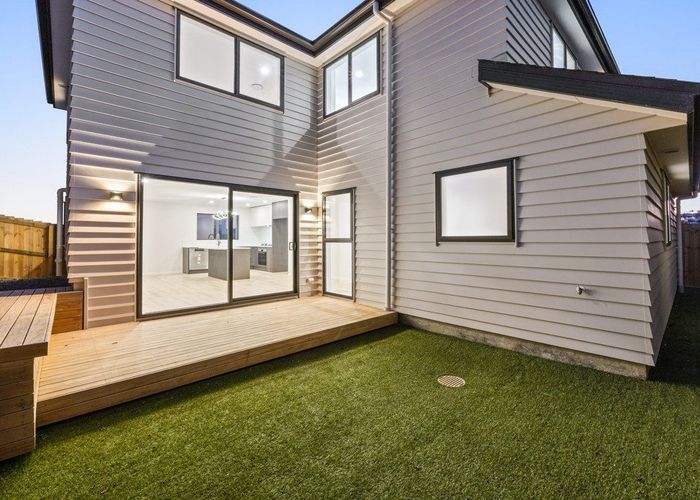  at 61B Totaravale Drive, Totara Vale, North Shore City, Auckland