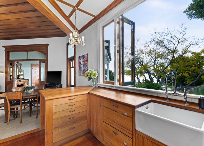  at 2 Lambton Road, Hospital Hill, Napier, Hawke's Bay