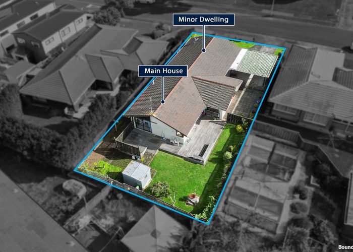  at 32 Borrowdace Avenue, Botany Downs, Manukau City, Auckland