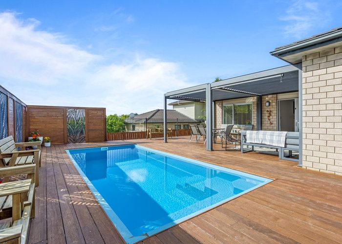  at 32 Rishworth Avenue, Stanmore Bay, Rodney, Auckland