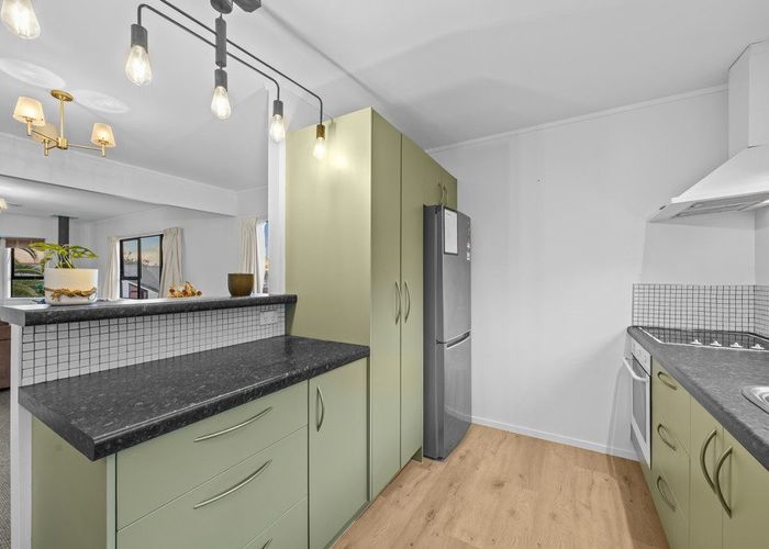  at 1/6 Juneau Place, Glendene, Waitakere City, Auckland