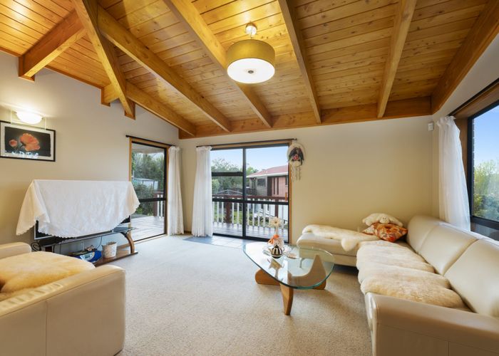  at 20 Muscat Place, Henderson, Waitakere City, Auckland