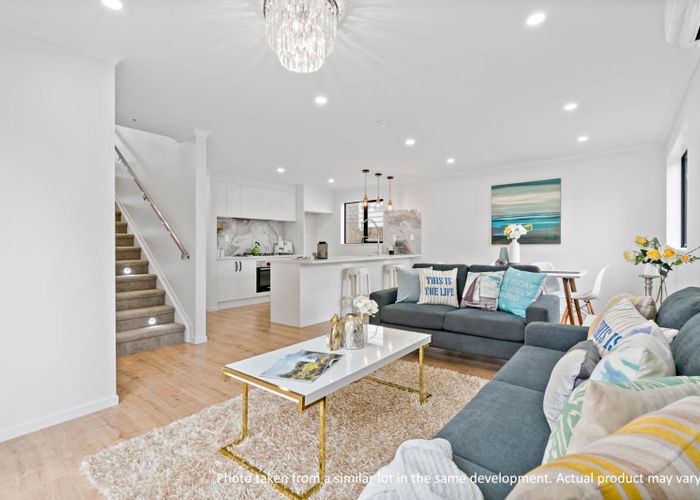  at 8A Lynette Place, Mangere, Auckland