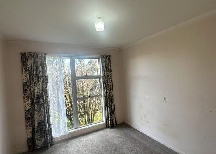 at 2 Penbury Place, New Windsor, Auckland
