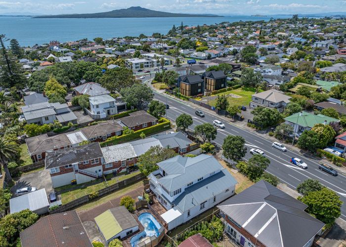  at 7 Esmonde Road, Takapuna, North Shore City, Auckland