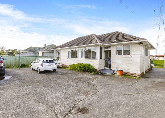  at 10 Gilbert Road, Otara, Auckland