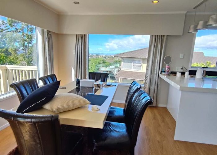  at 14 Chelsea View Drive, Chatswood, North Shore City, Auckland
