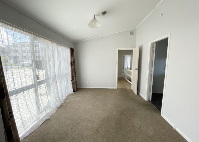  at 30 Akaroa Drive, Maupuia, Wellington, Wellington