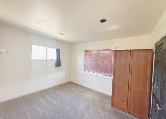  at 4/70 West Coast Road, Glen Eden, Waitakere City, Auckland