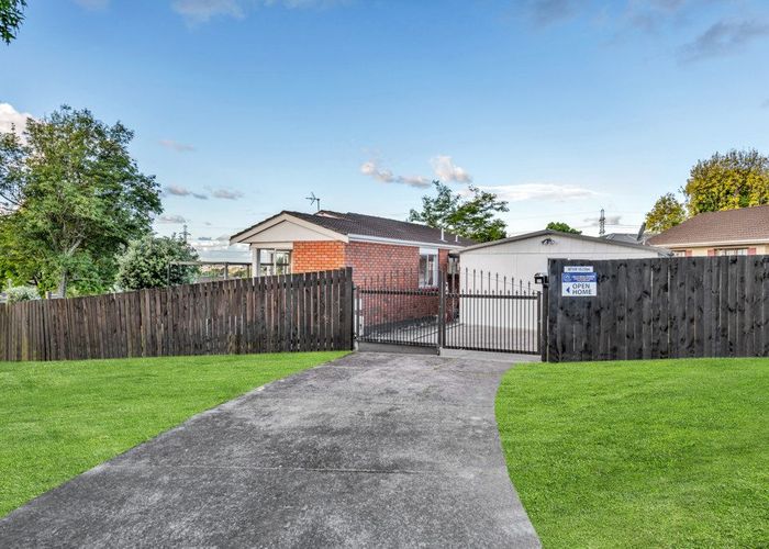  at 21 Oreti Place, Clover Park, Auckland