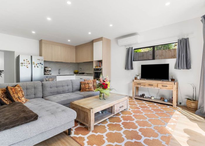  at 8A Tahinga Street, Northcote, North Shore City, Auckland