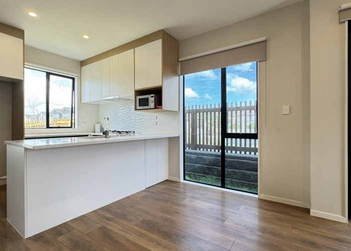  at 2 Freshland Drive, Flat Bush, Manukau City, Auckland