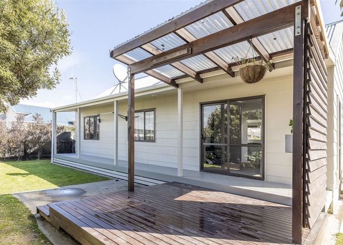  at 6a Perrin Place, Kelvin Grove, Palmerston North, Manawatu / Whanganui