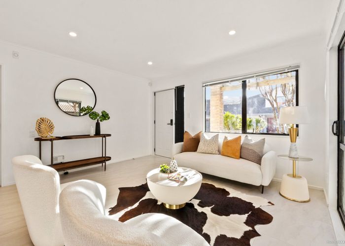  at 2/31 Roanoke Way, Albany, Auckland