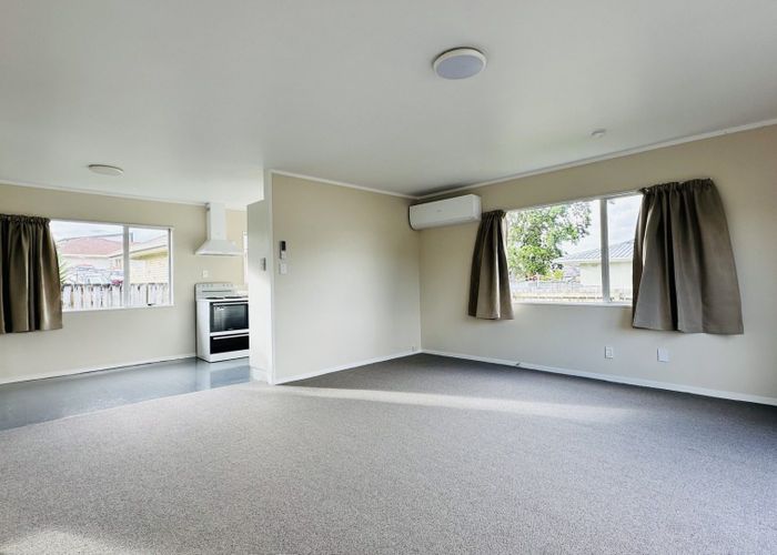  at 33 Selak Place, Glen Eden, Waitakere City, Auckland