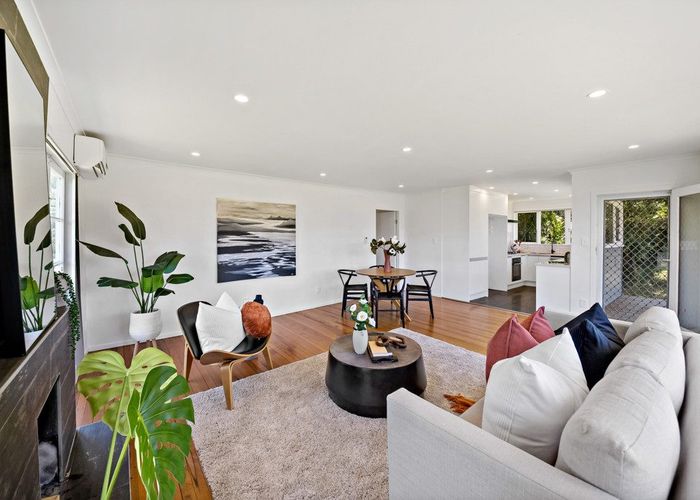  at 2 Glengarry Road, Glen Eden, Waitakere City, Auckland