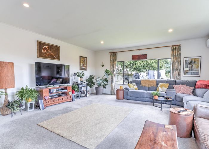  at 23 Medallion Drive, Oteha, Auckland