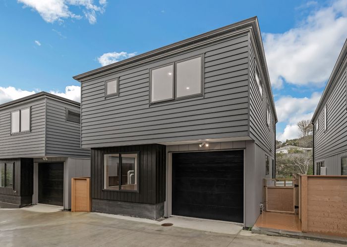  at 2 Kama Place, Sunnynook, North Shore City, Auckland