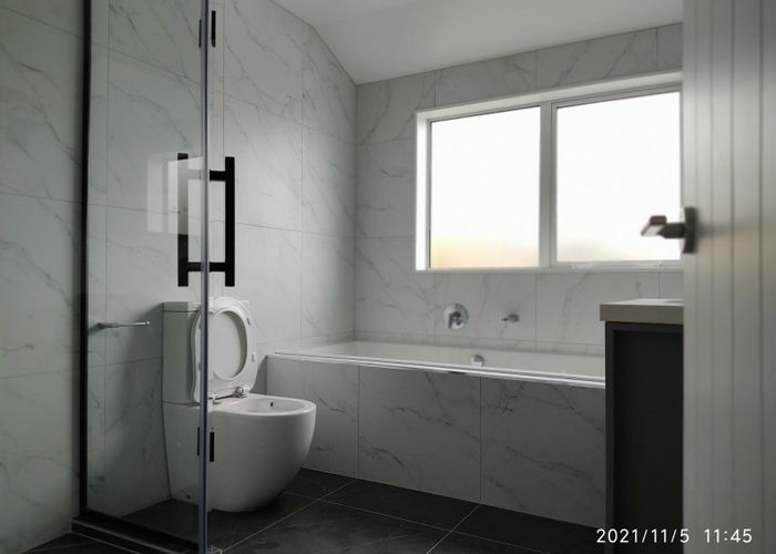  at 21A THE BOULEVARD, Sunnyhills, Manukau City, Auckland