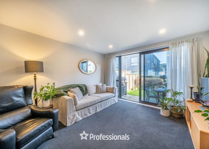  at 16 Te Ara o Ripeka Wharawhara, Petone, Lower Hutt, Wellington