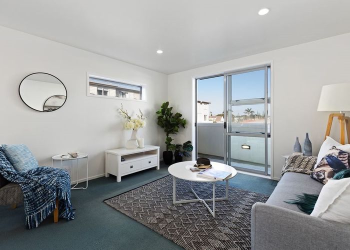  at 19/3 Riverside Road, Orewa, Orewa