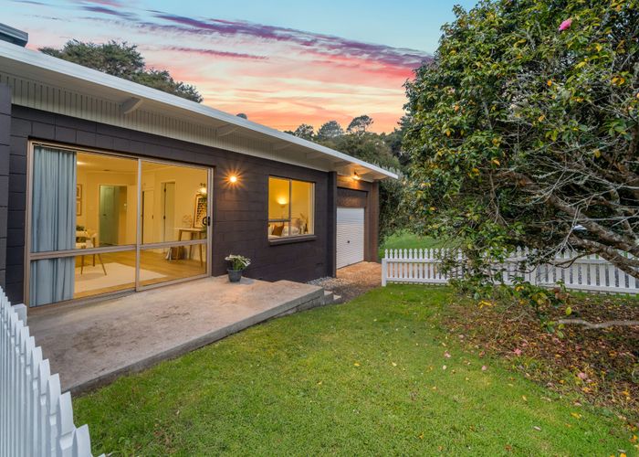  at 2C Wyvern Place, Glenfield, North Shore City, Auckland