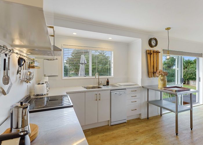  at 3 Mavis Avenue, Waikawa Beach, Horowhenua, Manawatu / Whanganui