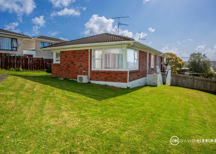  at 2/18 Anne Road, Hillcrest, North Shore City, Auckland