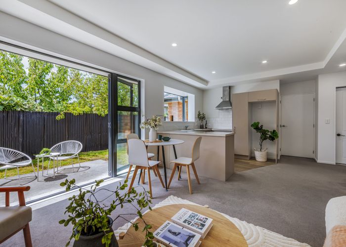  at 2/23 Cutts Road, Russley, Christchurch City, Canterbury