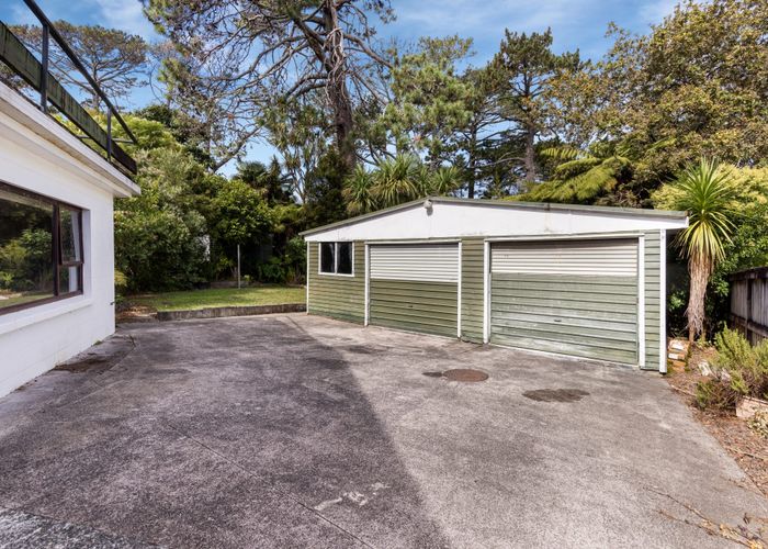 at 40 Crystal Avenue, Glendene, Auckland