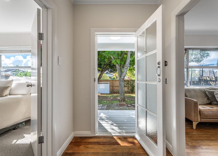  at 6 George Street, Mangere East, Auckland