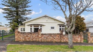  at 40 Miller Street, Point Chevalier, Auckland