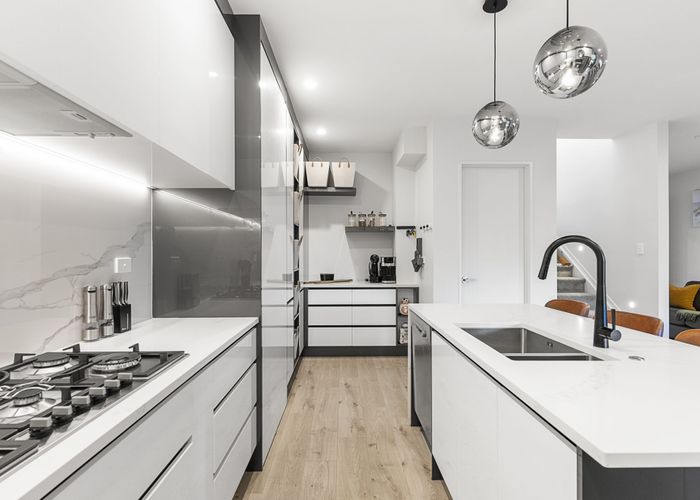  at 6 Teoteo Place, Flat Bush, Manukau City, Auckland