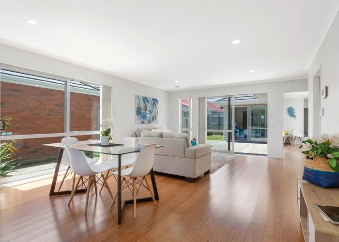  at 33 Whekau Drive, Takanini, Papakura, Auckland