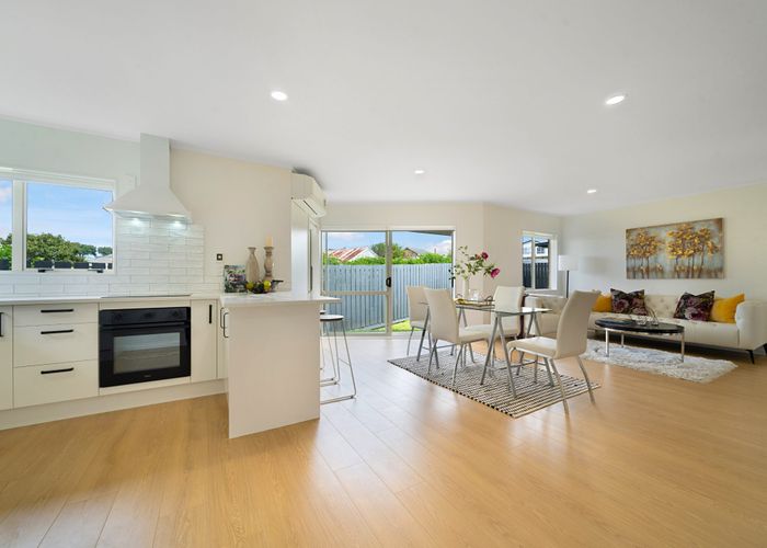  at 5 Retreat Drive, Mangere, Manukau City, Auckland