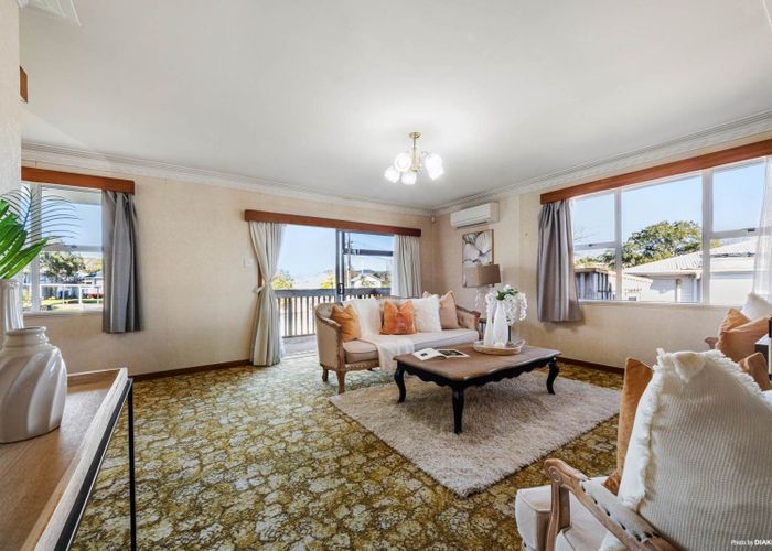  at 11 Chilcott Road, Henderson, Waitakere City, Auckland