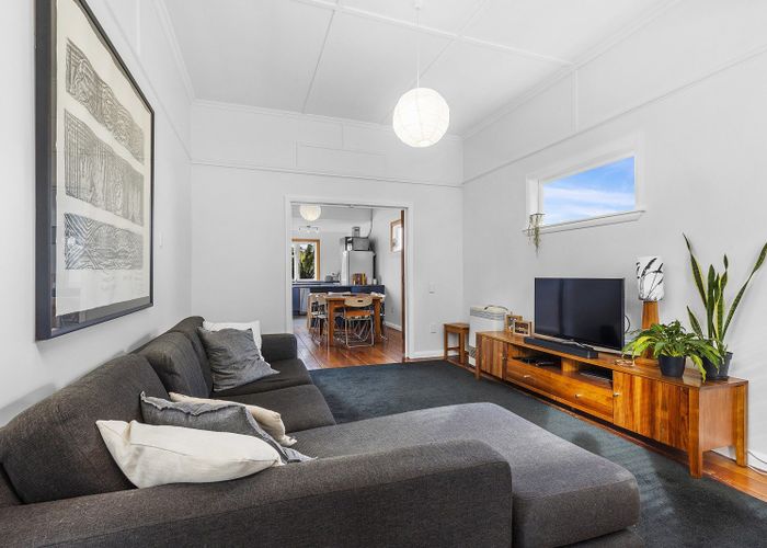  at 16 Charlotte Avenue, Brooklyn, Wellington, Wellington