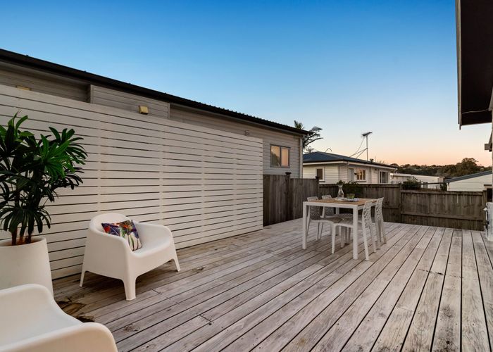  at 2/7 Eskdale Road, Birkdale, North Shore City, Auckland