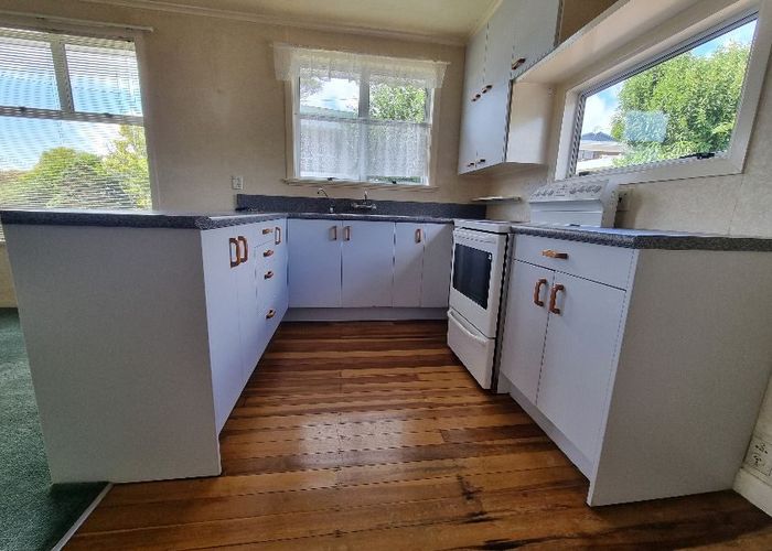  at Te Atatu Peninsula, Waitakere City, Auckland